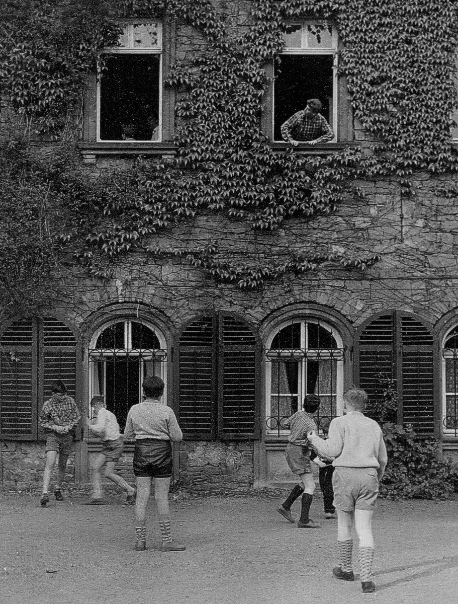 1957-59_Schlosshof.JPG
